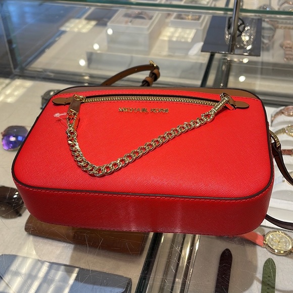 MICHAEL KORS 
Jet Set Item Large EW Zip Chain XBody Saffiano Leather Crossbody - Picture 5 of 16